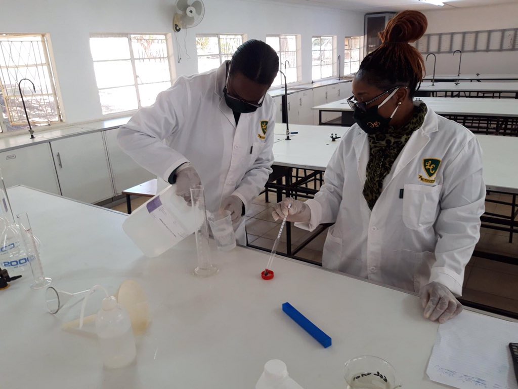 LomagundiColleg's tweet photo. Below are pictures of some of our staff members (Mr Matete, Mrs Chidzambwa and Mrs Ngwarati) from our Science Department making alcohol based hand sanitizers in our Chemistry laboratory. #StopTheSpread #Tabatana https://t.co/UZZsylDN5l