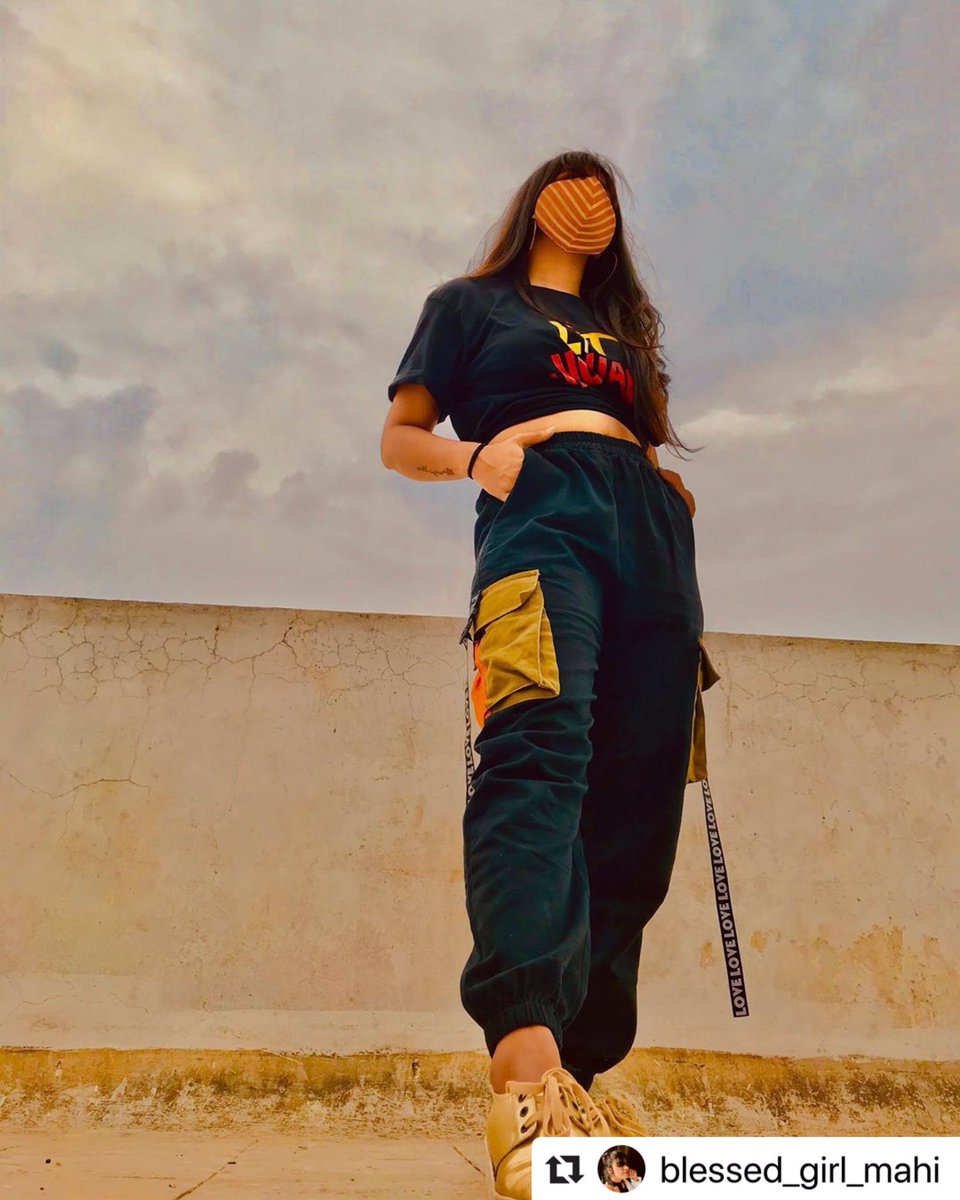 underK_in's tweet photo. Get the 🔥 look with lit vichari tee!
Visit: https://t.co/7tWFJOtU2t
#fashion #indianfashion #underk #underkindia #iloveunderk #makingqualityaffordable https://t.co/Don3srIKHG