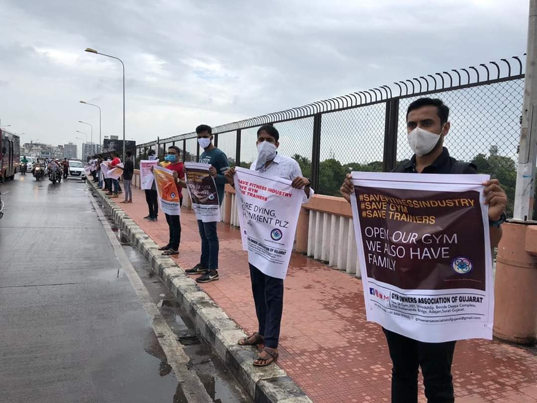 saurabhdutta22's tweet photo. #SURAT   #Share everyone 
GUJARAT.   #saveGyms 
#savetrainers #savefitindia🙏🏿
  Where is fitINDIA mission??
Government@incgeet
 @LambaAlka @GauravChawla84
@NikitajiNetaji @yogeshpanwar710
@MahenderChINC @manjumassey
 @kapilsharma_INC
 @yogeshpanwar710
@Nattashasharrma https://t.co/my5G6uBmCM