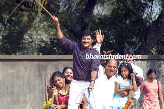 ChalapatiRao_T's tweet photo. పిల్లలు ని చూసారు కదా వారి మనసు ఎలాంటిదో మా బాలయ్య మనసుకూడా అంతే బాల నువ్వు ఎప్పుడు ఇలానే  ఆనందంగా హాయిగా ఉండాలి  అని మానసరాకోరుకుంటున్న   మొన్న కథ ఉంటే తారక్ తో  చేస్తా అన్నావ్ ఆ ముచ్చట చూడాలి ఇద్దరితో కలిసి నేను చేయాలి అని కోరుకురుకుంటూ జన్మదిన శుభాకాంక్షలు  #HappyBirthdayNBK https://t.co/JQmx629M7v