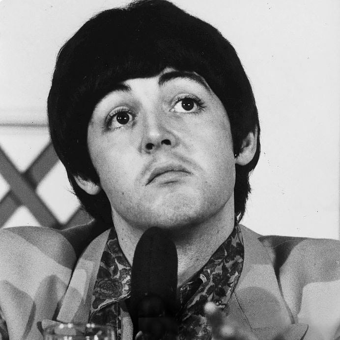 paul mccartney but every time you see him, his smile gets bigger; a threadhttps://abs.twimg.com/emoji/v2/... draggable=
