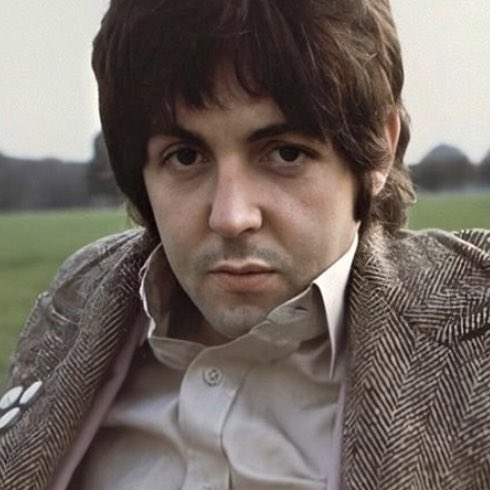 paul mccartney but every time you see him, his smile gets bigger; a threadhttps://abs.twimg.com/emoji/v2/... draggable=