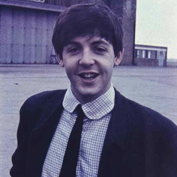 paul mccartney but every time you see him, his smile gets bigger; a threadhttps://abs.twimg.com/emoji/v2/... draggable=
