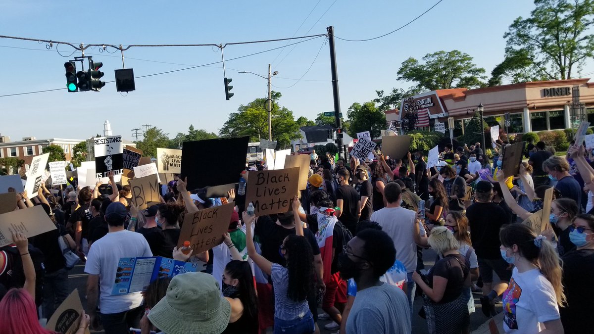 HeatherCaltabi1's tweet photo. #smithtownprotest #Smithtown https://t.co/2y15BkfV6u