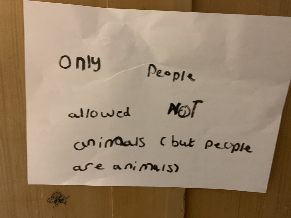 EalesJames's tweet photo. Asked my daughter to help keep the pets out of the kitchen while I was cooking. Proud moment for a #sciparent https://t.co/xQoc3aYYAF