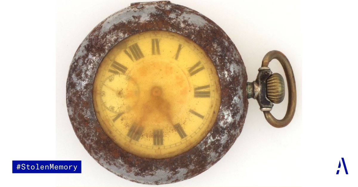 ArolsenArchives's tweet photo. (1/2) During her research, Maria Ilkiv came across a pocket watch belonging to Stefan Firsow, born on 25.12.1910 in a village near Lysychansk in #Ukraine. He arrived at the #Neuengamme concentration camp on 22.10.1944, and that is the last we know of him. https://t.co/WQQwYAYyTm