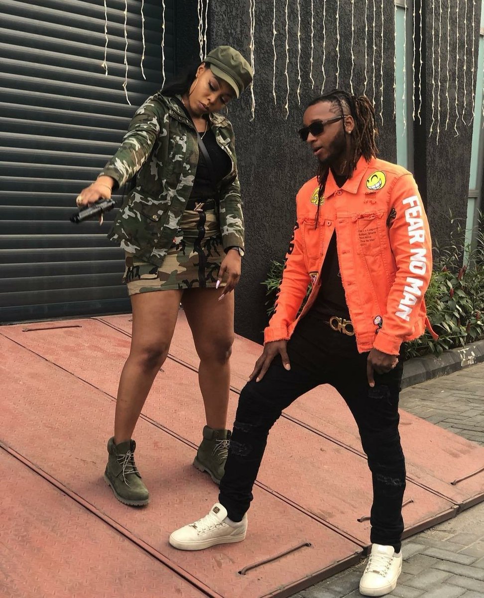 Bigtopuc's tweet photo. Couple man them wanna run up on me
But my Lagos girl keep a gun up on me
@Yung6ix
#billionairecircleww #Kkbcw #Trapfro #jdmentality #yung6ix #yung6ix__memes #yung6ixmemes #yung6ixdaily #yung6ixedits #yung6ix_edits https://t.co/tVmUzJL7dn