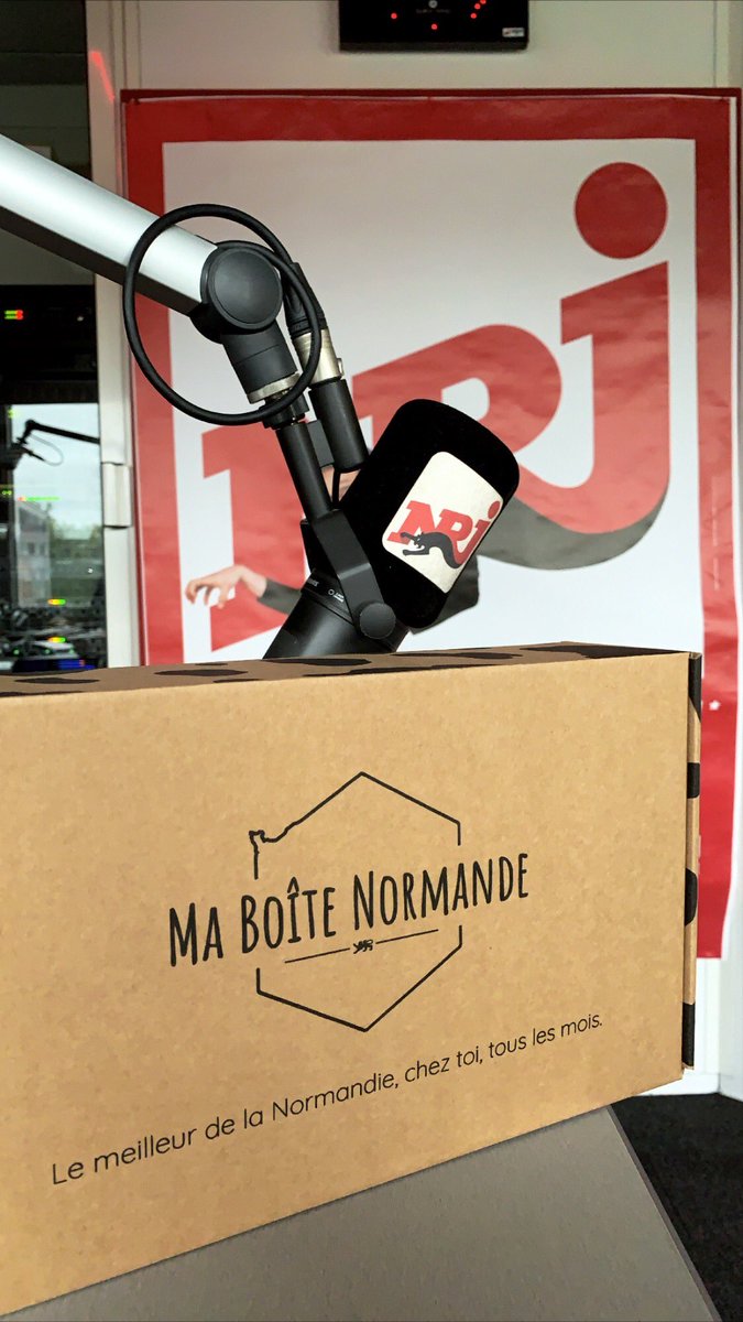 NRJCAEN's tweet photo. [📻 #Podcast] Le meilleur des produits normands réunis dans une box, c’est le concept de Ma Boîte Normande, lancé par cinq étudiants à #Caen 

⬇️⬇️
https://t.co/vFJC2GbZ33 https://t.co/gwt0jxDm9W
