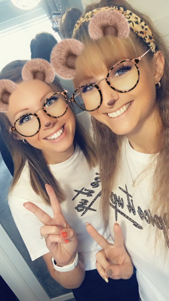 JerrardBecky's tweet photo. This day last year I was all buzzed up to be at @ashtongatestad watching the @spicegirls β€οΈπ₯³π
#yearago #happymemories #takemebackNOW https://t.co/bkJDKQ4YvD