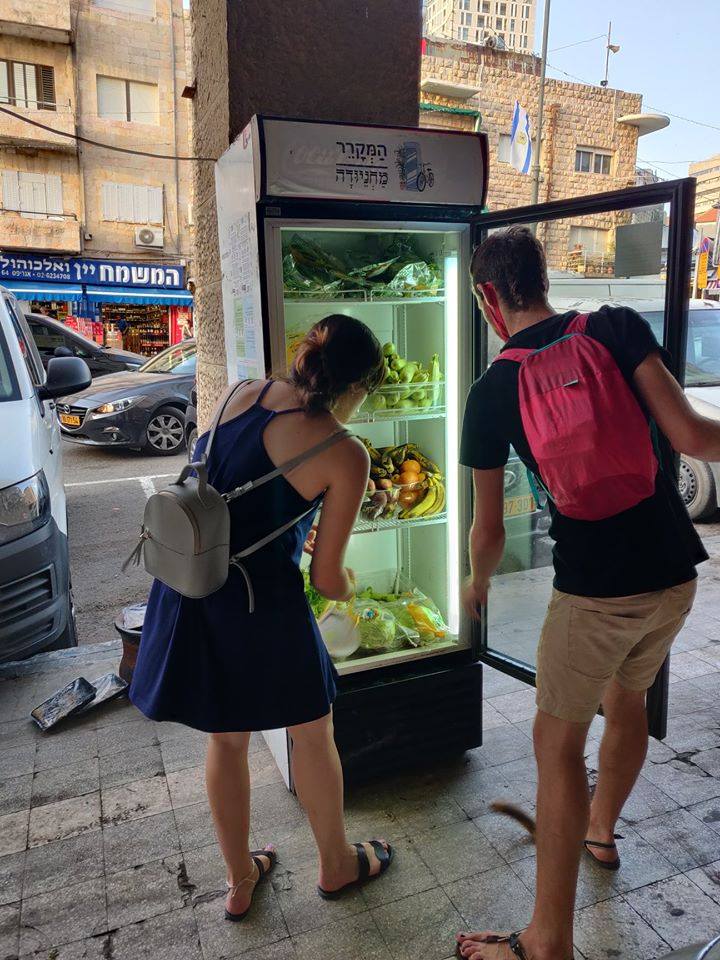 Israel's tweet photo. We're not crying, you're crying.

We ❤️ this incredible initiative by Jerusalem's young residents to feed the needy and prevent food waste.

Local vendors donate extra food at the end of each day which is then placed in fridges throughout Israeli cities. 

📸המקרר/The Fridge https://t.co/EQHJ08Mma5
