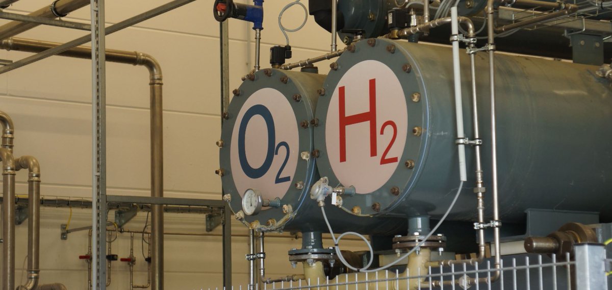 Germany will officially present its #hydrogen strategy today

Country aims to become global leader in #renewables #H2 technology: cleanenergywire.org/news/german-hy…

What exactly does the strategy say? Here is a summary: cleanenergywire.org/factsheets/ger…
#energytransition #Wasserstoffstrategie