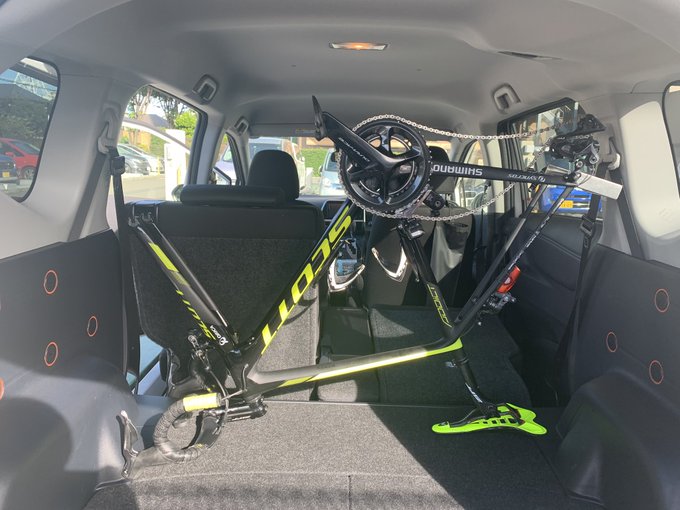 シエンタは車中泊が快適な理由6つ フルフラット化のやり方も 人数は2人まで カーブロ