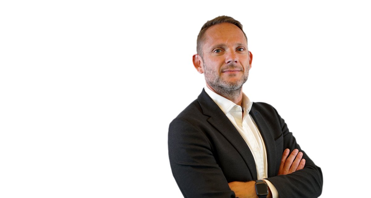 VeoliaUK's tweet photo. Stuart Stock, CIO, introduces a feature for virtual voice assistants and smart speakers (#Nvirobot) that can provide area specific information on recycling and waste https://t.co/BXO4pCEcVH via @letsrecycle https://t.co/fnmefU4ASy