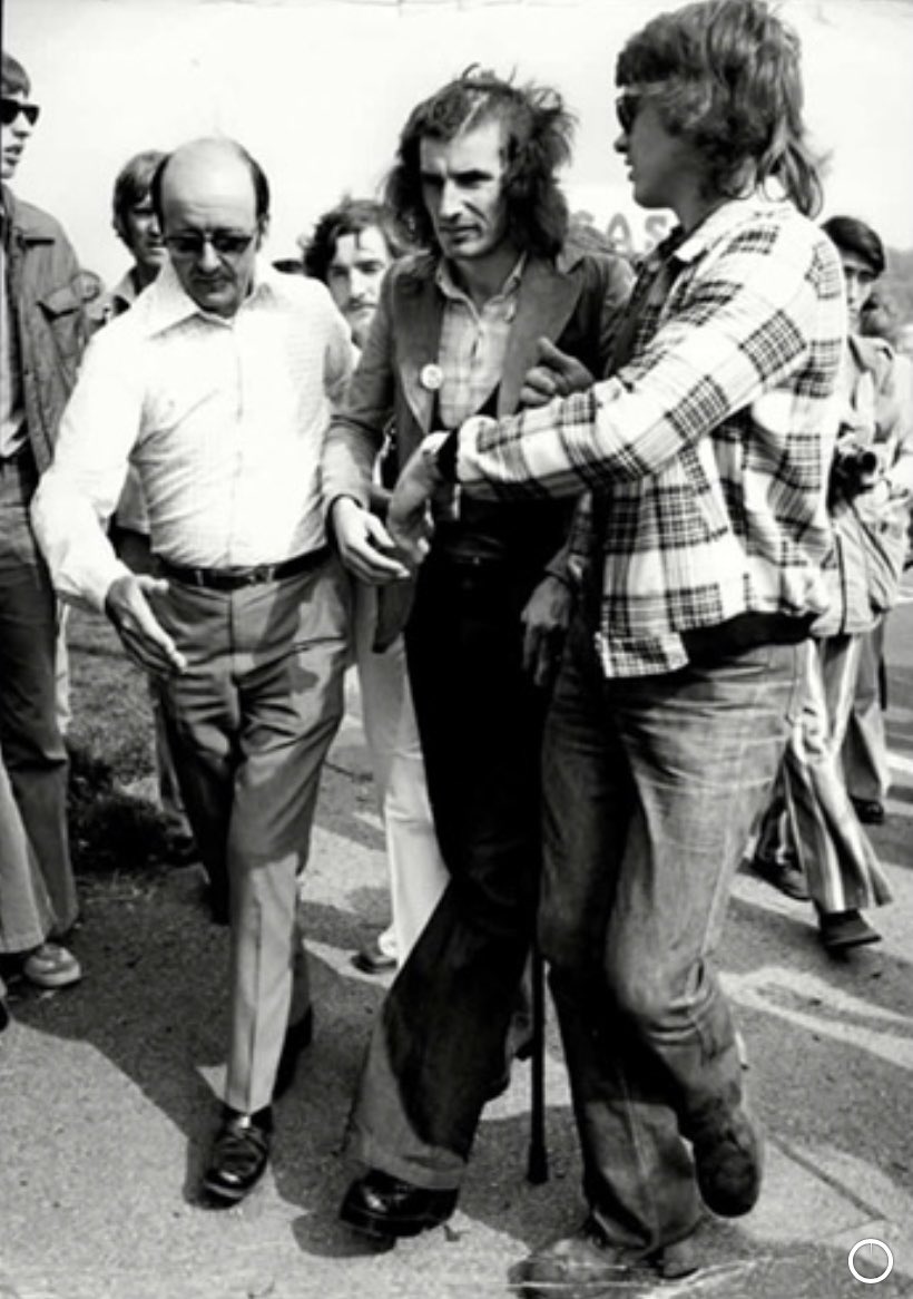 تويتر Slade News على تويتر Don Powell Back After His Accident In Aug 1973 At Brands Hatch First Pic Includes Swinn Giving A Helping Hand Slade Donpowell Brandshatch Sladeband T Co M1hnti1wjf