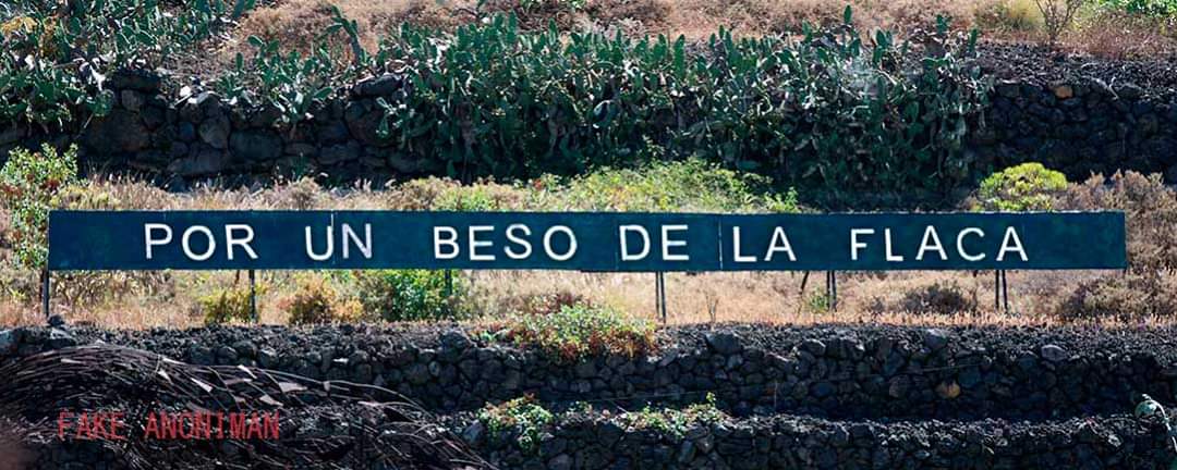 otropostdata's tweet photo. ¿Os imagináis que muchos (pero que muchos) periódicos fueran como el Cartel de la autopista del Norte? #hazelamorynolaguerra #porunbesodelaflaca #DepPau https://t.co/Aip0FJG4nc
