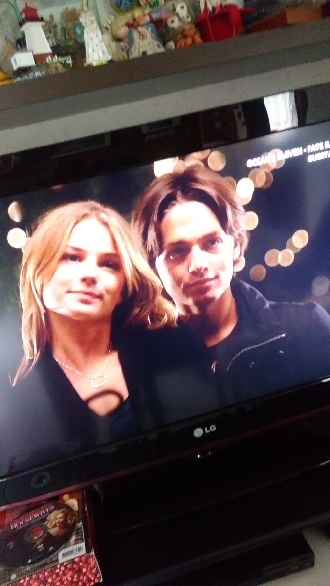 irenek_90's tweet photo. This is definitely one of my fav scenes ever 💕 #Everwood #EphramBrown #AmyAbbott https://t.co/lWYmvE4GAu