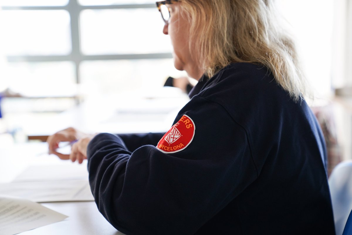 BCN_Bombers's tweet photo. 🚒 Reactivem les proves del procés selectiu de les 80 places noves al cos de #BombersBCN.
 
🗓️ Les proves s'havien ajornat amb l'entrada en vigor de l'estat d'alarma per la #covid19. 
#MésServeiPúblic https://t.co/pYUkUn1AFJ