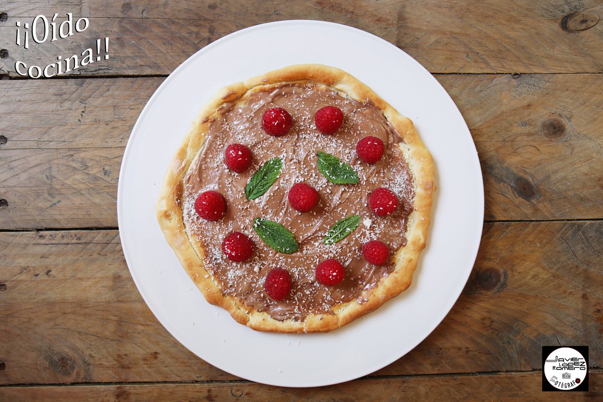 ¿Qué os parece esta pizza dulce con frambuesas, coco, menta y la <a href="/Nocilla/">Nocilla</a> Chocolaleche 0% de mi caja de <a href="/DisfrutaBox/">DisfrutaBox</a> DisfrutaBox?

#recipes #recipe #receta #comida #food #recetas #foodinspiration #foodphoto #foodporn #yummy #foodstyling #cooking #gourmet #stilllife #foodie #pizza