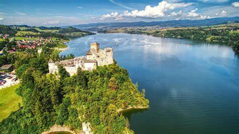 #urlopwkraju Czy wiecie, że ruszyła ogólnopolska kampania wspomagająca Polską turystykę? Serdecznie polecamy wyjątkową kampanię.Szczegóły:urlopwkraju.pl
Posłuchaj pierwszych opowieści ambasadorów:
instagram.com/tv/CBOS-XgpzrM…  #wybory2020 #bonturystyczny