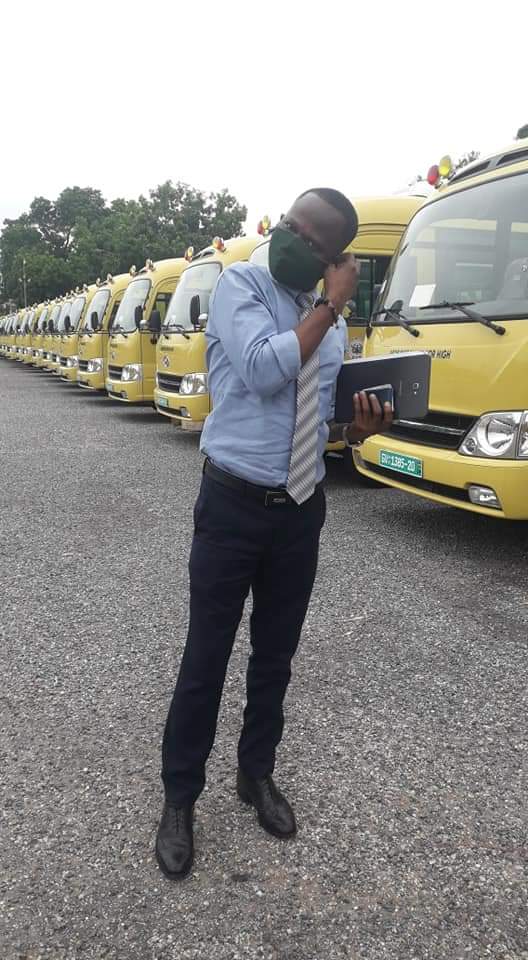 AmaOwareF's tweet photo. It pain me that the media can't see these ongoing projects  @NAkufoAddo gov't is doing 

District Education Directorate - Pick Ups Ready 

#4more4Nana is undebatable ! https://t.co/aiQQ0Bk3FK