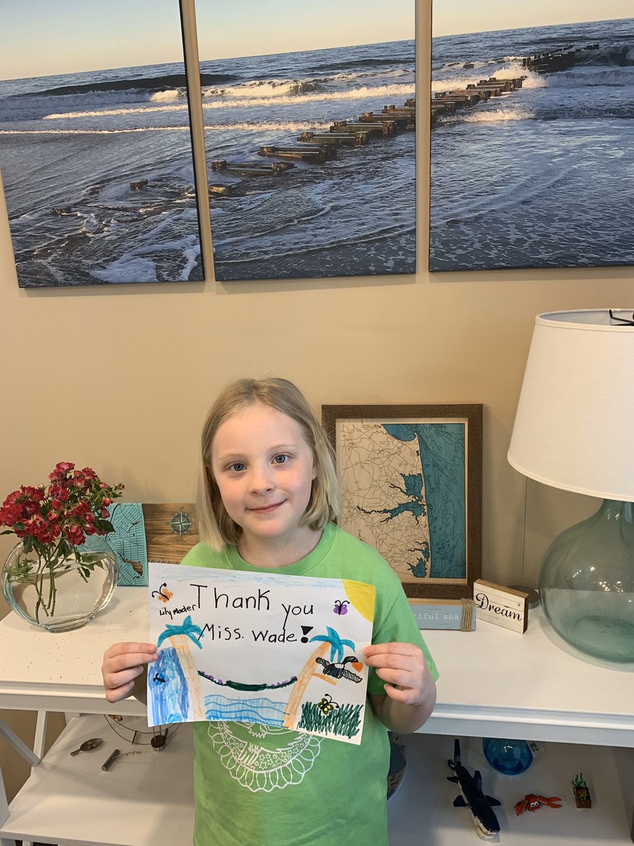 Laura Mader tweet media