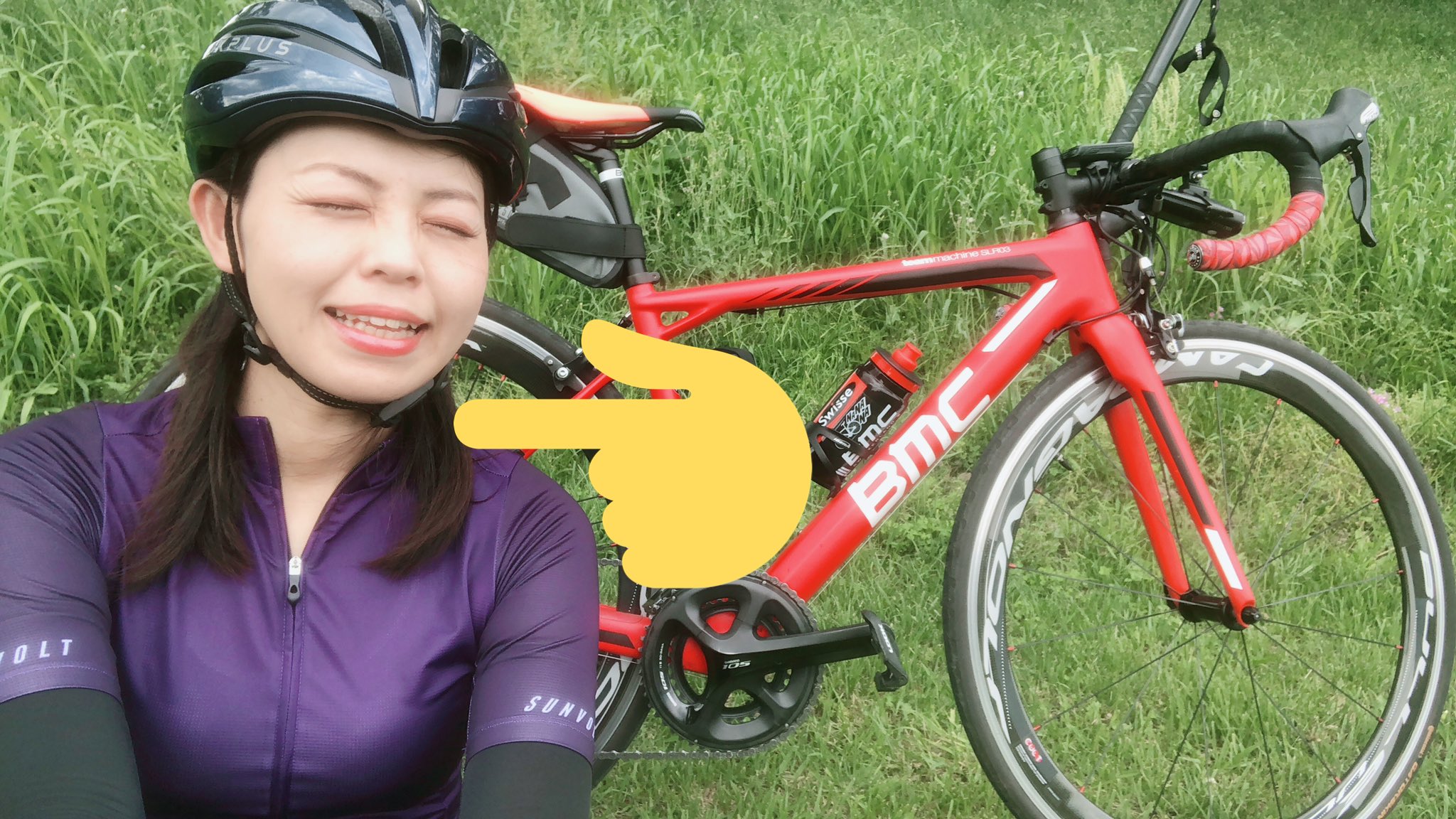 ななな ロードバイクbmc 髪長い女性ローディーあるあるかもですが 長い時間走ってると首あたりの髪の毛が絡んでぐちゃぐちゃになってくる たまに手ぐしで直しますが 夏は特に汗をかくし絡まりやすくなります だから女性ローディーはショートにしたり 三