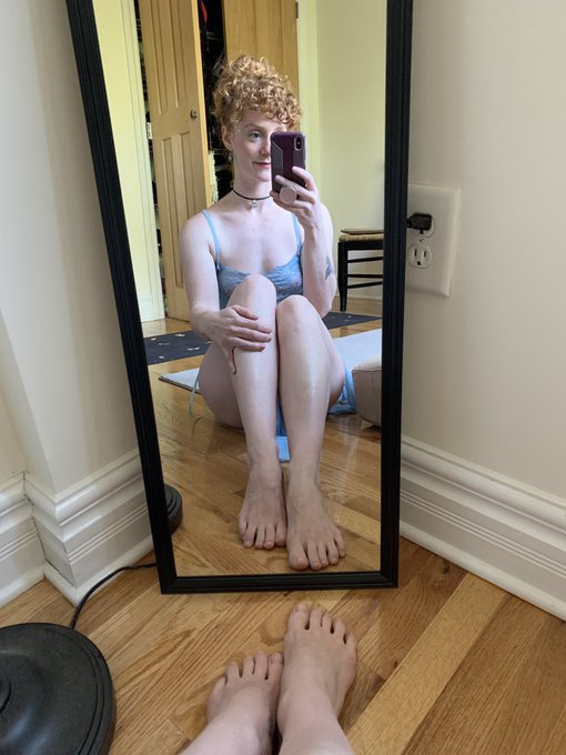 3 pic. @RTFootSlave https://t.co/8nDXyQU36V https://t.co/qwNTKzcUe9