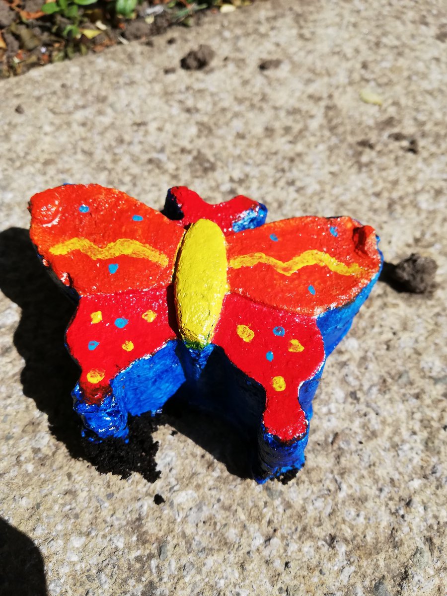 PropUpProject1's tweet image. We have been encouraging our group to take some time out to be mindful.
One example is to take some time to sit inside or outside to take note of the things you can see and hear. Pick 2 things in the environment to notice of in more detail. 
Here are some things we noticed today