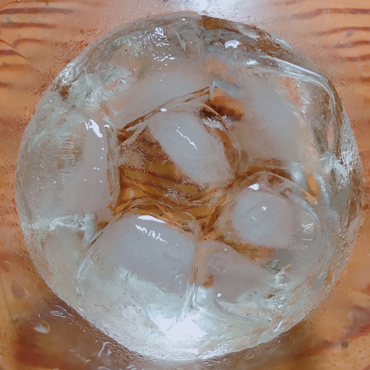 下戸 どうしても日本酒が飲んでみたくて氷で全力割り えののイラスト 下戸 どうしても日本酒が飲んでみたくて氷で全力割り えののイラスト