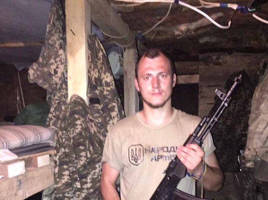 Hoy se reanuda el único partido de fútbol que se ha parado en España por insultos. Fue por llamar nazi al nazi de Zozulya. Mientras los insultos homófobos y racistas siguen teniendo impunidad en los campos.