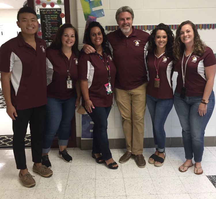Happy Last Day of School!!  I’m thankful to work with such a great team of teachers.  I hope everyone has a great summer! 😎😎😎<a href="/HackettsHeroes/">Hackett's Heroes</a> <a href="/bruzzesibuzz/">Mrs. Bruzzesi</a> @MrJimTensen @MrsShaffer_gr4 <a href="/MsMoxie_4thLR/">Ms. Moxie's 4th Gr</a> #LRElem