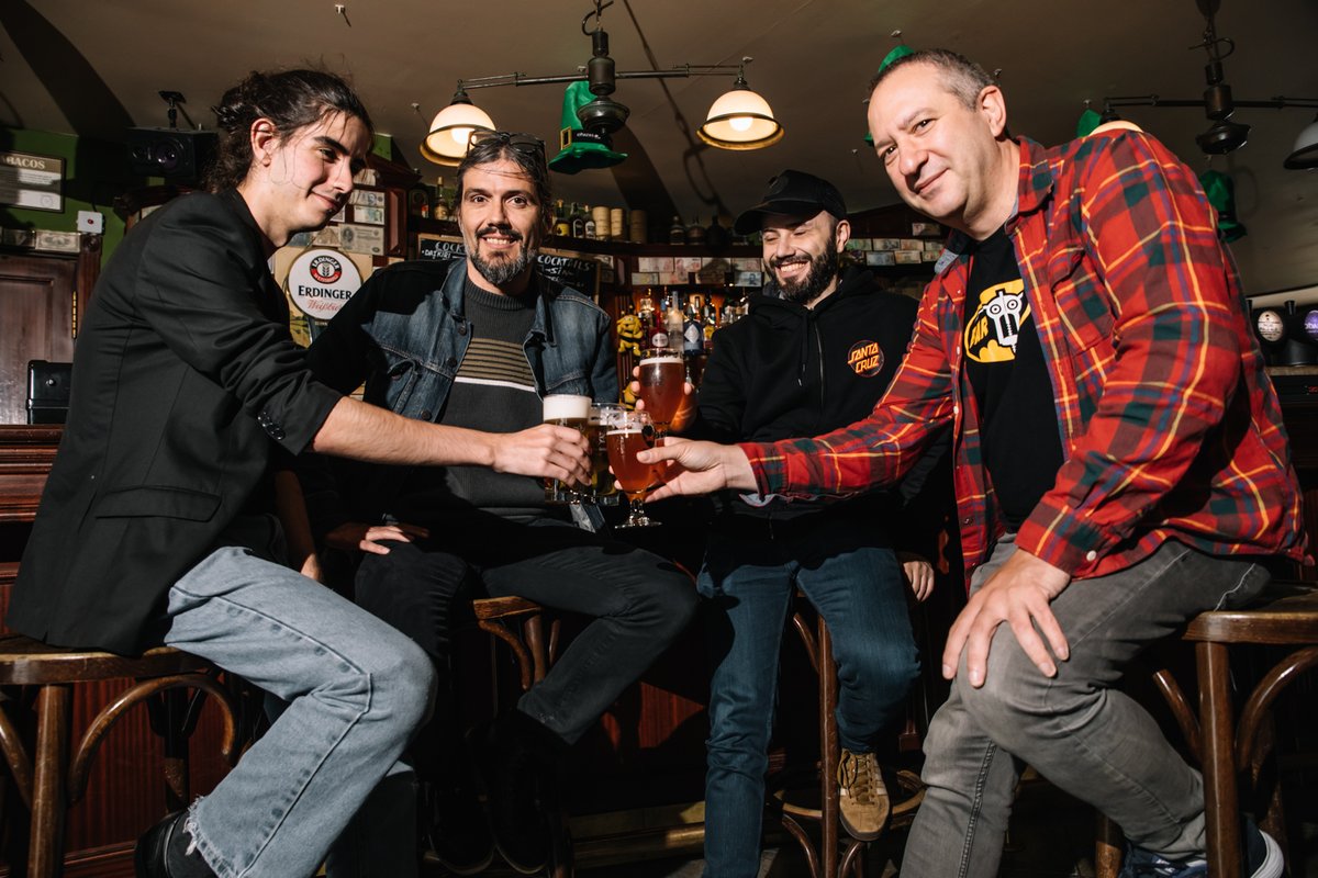 thinkinsideme's tweet image. ¡Bienvenidos al Twitter Oficial de #thinkinsideme! Desde ahora éste será el canal de comunicación de la banda en la red del pajarito.¡Un brindis por vosotros y vuestra salud!