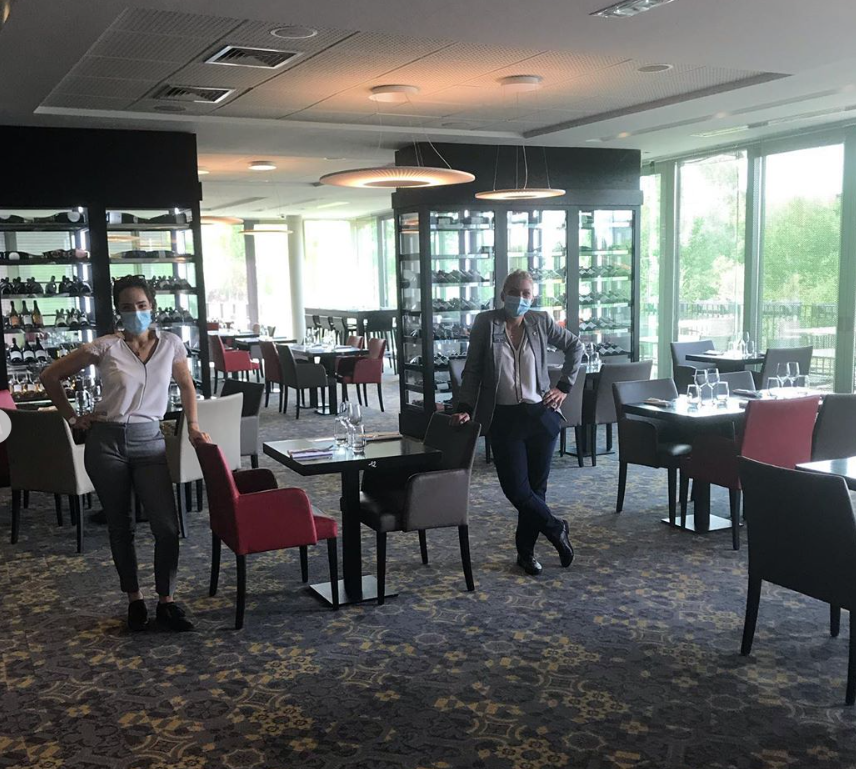 LouvreHotels's tweet photo. [WE ARE BACK] Nos hôteliers continuent leurs réouvertures et vous accueillent en respectant toutes les mesures sanitaires et avec leurs plus beaux sourires 😊
Rendez-vous dans l’un de nos 1500 hôtels pour vos prochains séjours 🏨👏🏻
#hospitality #HoteliersSolidaires #Tourisme https://t.co/yzMUeAw6ov
