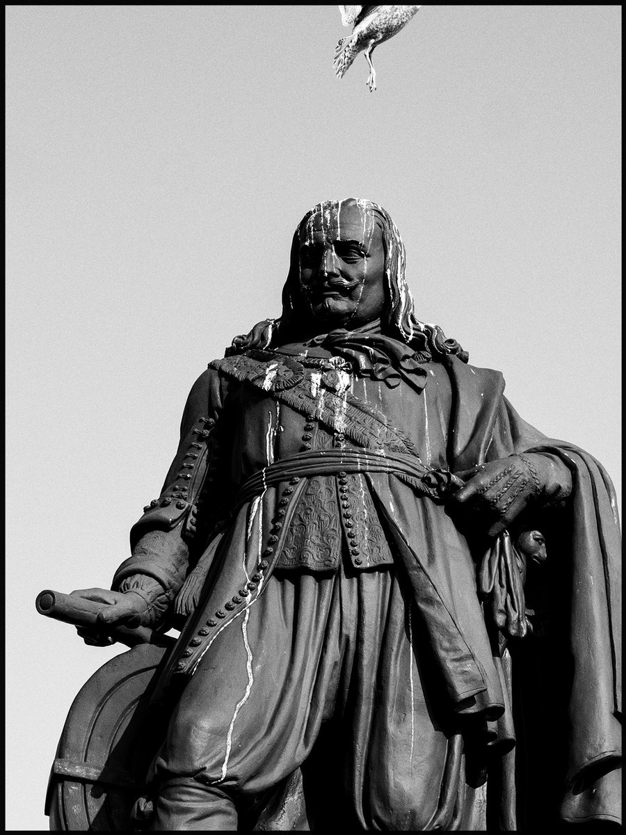 jetbudelman's tweet photo. Symbols of Hate. Statue of Michiel de Ruyter a famous Dutch naval heroe in the 17th century who played a key role in the trade of African enslaved people. ยฉ Jet Budelman
https://t.co/8eLIkrYMcR
#BLM #BlackLivesMatter #beeldunie #symbolsofhate #guiltystatues https://t.co/ZIf10CtOkK