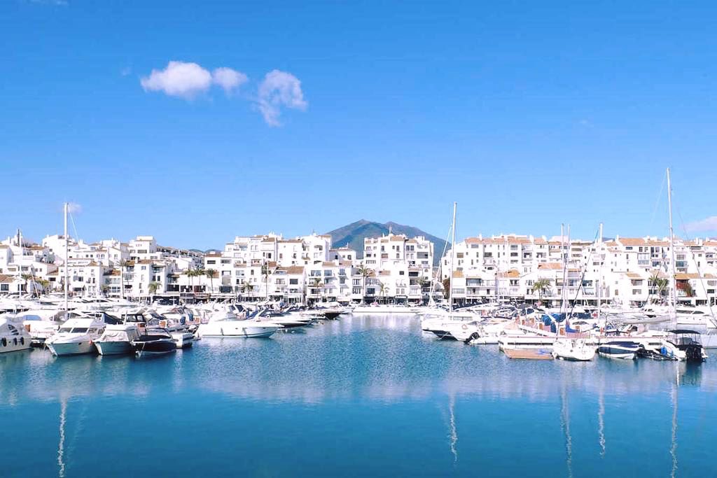 TheTouchPuertoB's tweet photo. Marbella, Puerto Banús ✨🥂

#marbella #hotel #boutiquehotel #spain #costadelsol #marbs #puertobanus #thetouchpuertobanus #holidays #travelphotography https://t.co/xIVWW4uFC2