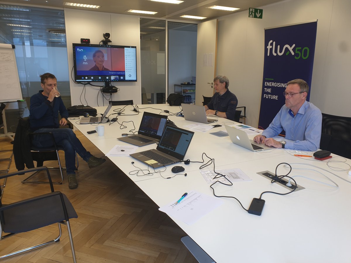 flux_50's tweet image. Online Algemene Vergadering van @flux_50 vlot verlopen met dank aan onze leden! Even meekijken in de "war room"