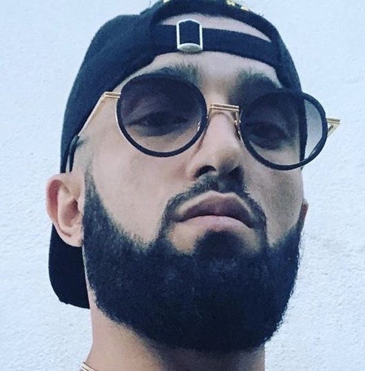 Twittinho_'s tweet image. On va mettre les choses au clair : qui est le meilleur rappeur ? 
Rt 🔁 pour niro 
Fav ❤ pour Kaaris