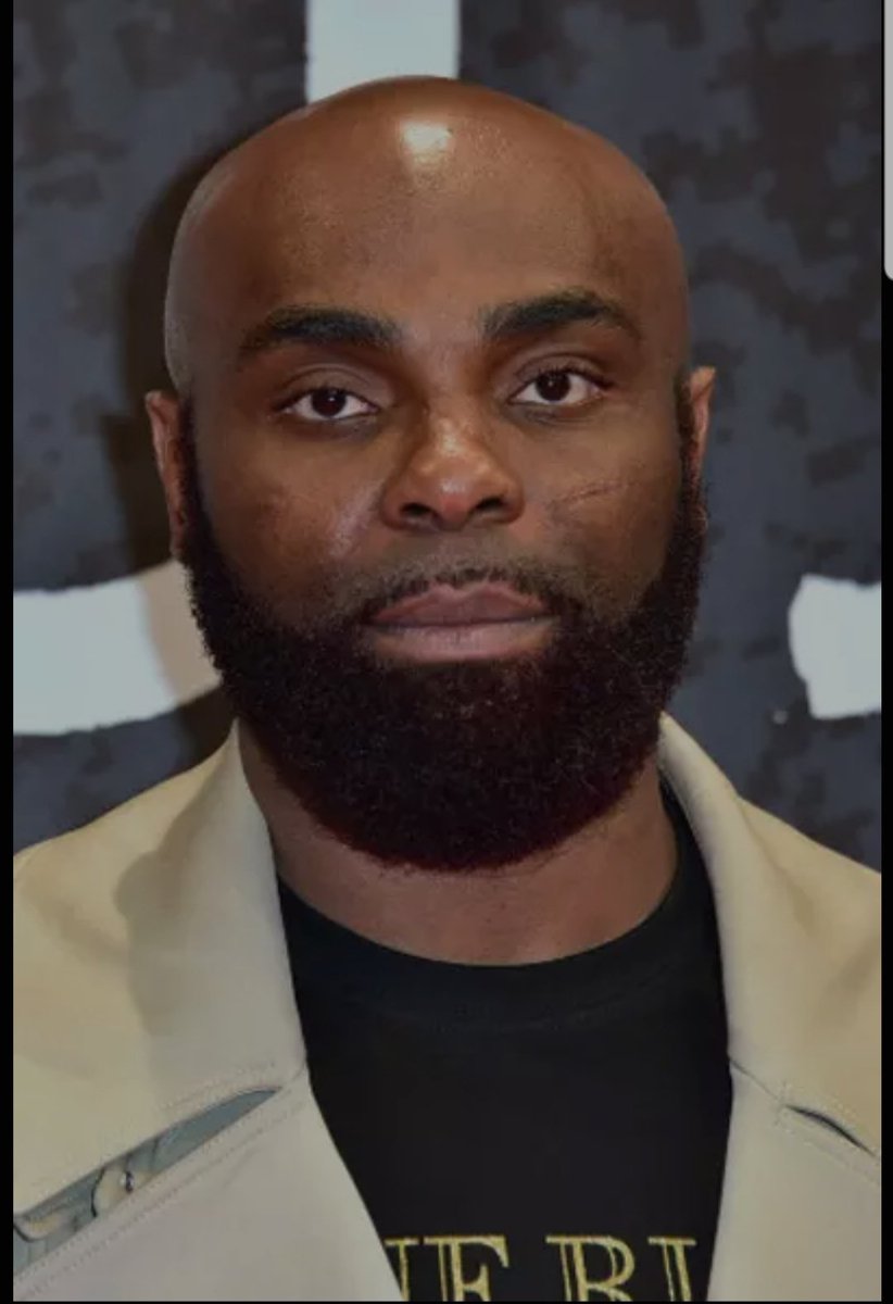 Twittinho_'s tweet image. On va mettre les choses au clair : qui est le meilleur rappeur ? 
Rt 🔁 pour niro 
Fav ❤ pour Kaaris