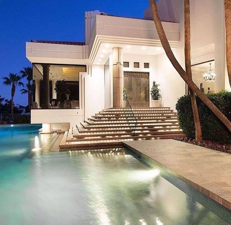 $18.5 million mansion in Las Vegas, NV 🇺🇸💫 20,000 sq. f. 7 bedrooms. 13 bathrooms.