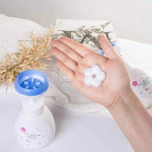 na_rada's tweet photo. ขาย โฟมล้างมือ โฟมปั๊มเป็นรูปดอกไม้ ในราคา ฿149 ใน #ShopeeTH ตอนนี้! https://t.co/WV8Xgqjo2u https://t.co/V1igKrz9SM