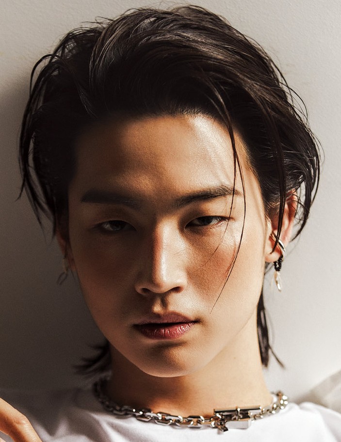 FreeWorldSoon's tweet photo. Imagine you working in a company where this guy is your CEO?! Now tell us your feelings ๐ค #jaebeom #jb #HotCeo https://t.co/cGiC4byhXW