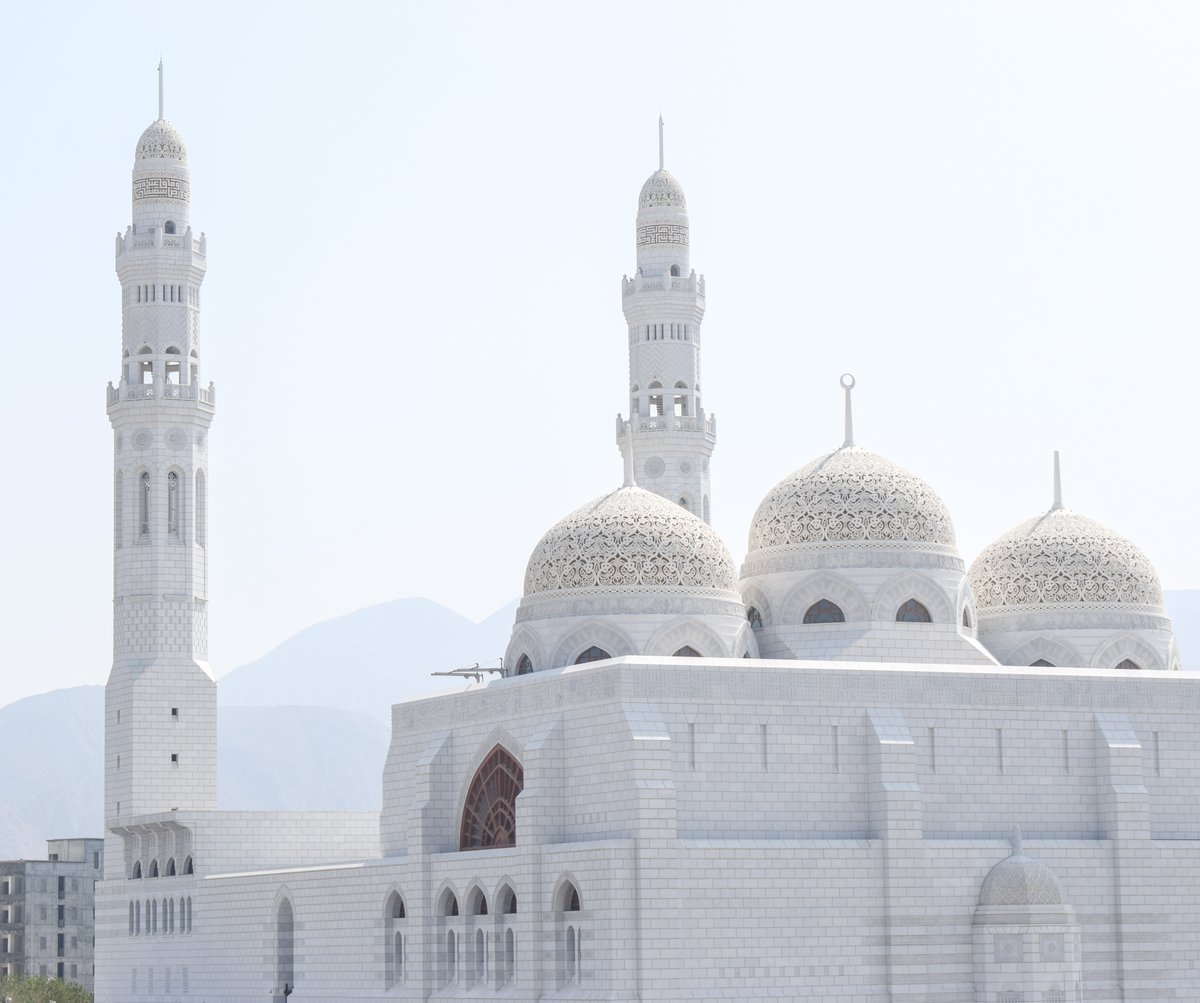 FraserMuscat's tweet photo. A mystical afternoon overlooking Bawshar's Al Ameen Mosque, captured from our 5th floor. 🕌✨

#Muscat #MuscatOman #VisitOman #AlAmeenMosque https://t.co/tnqZtEGRdu