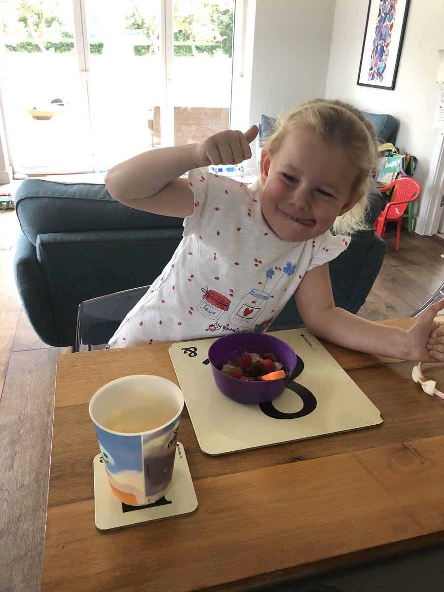 harestreetbarns's tweet photo. @ardeleyschool Miss Fry-Annabelle made porridge and ‘mmmm, it was just right!’ 😋 https://t.co/J1qwKVXVrQ