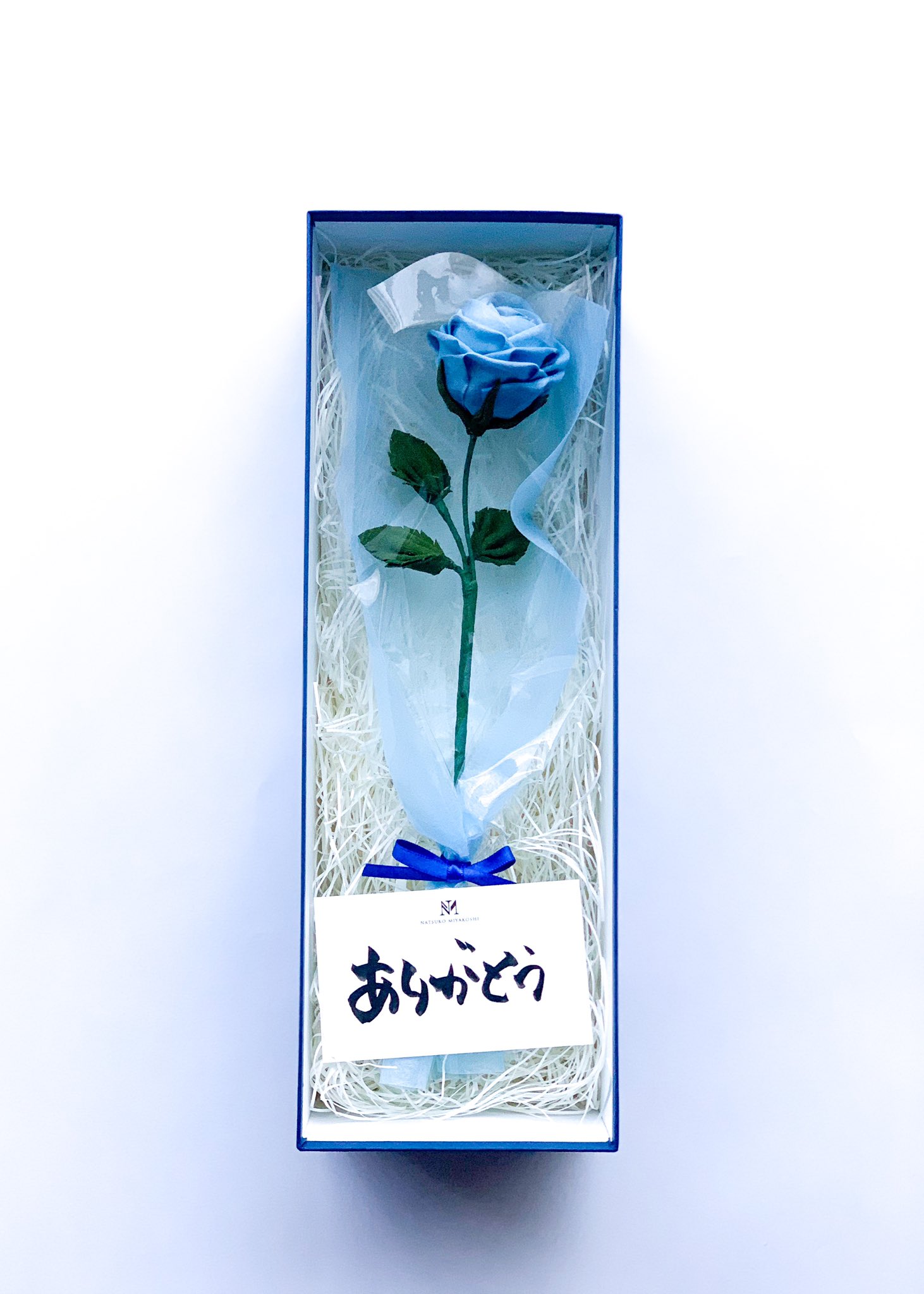 Natsuko Miyakoshi 想像花 藍の薔薇 花言葉 奇跡 夢 気高い人 この花言葉はフィクションです 赤坂のaomolink 赤坂 さんにて 本日より限定5本で発売スタートです T Co 0oggbiocit Twitter