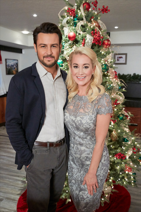🎄 It's NO Secret... it's *CHRISTMAS in JUNE* on Hallmark! *See <a href="/kelliepickler/">kellie pickler</a> &amp; <a href="/tyler_hynes/">Tyler Hynes</a> in #TheMistletoeSecret this week and MORE! 🎄 dlvr.it/RYLcFN