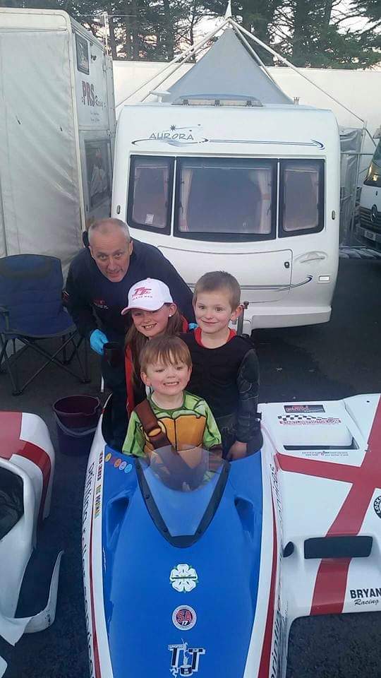 cupcakelinda05's tweet photo. #TT2015 #isleofman #roadracing https://t.co/fwT05dB3ta