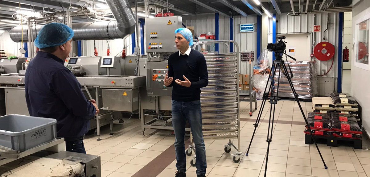 Foodware365's tweet photo. Today we're visiting our customer Chocolaterie Albert B.V. to film a very cool video (don't worry - with plenty of distance!). Stay tuned for the results! #forwardinfood #chocolate https://t.co/CDGgeFNtVl