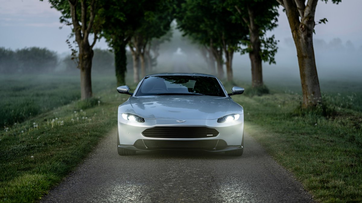 evomagazine's tweet photo. The Aston Martin Vantage's grille has been a point of contention since its launch, so Revenant Automotive has designed a new one. Do you prefer it to the factory look? https://t.co/Bz4POOuFiY https://t.co/1C1YM4q8Ia
