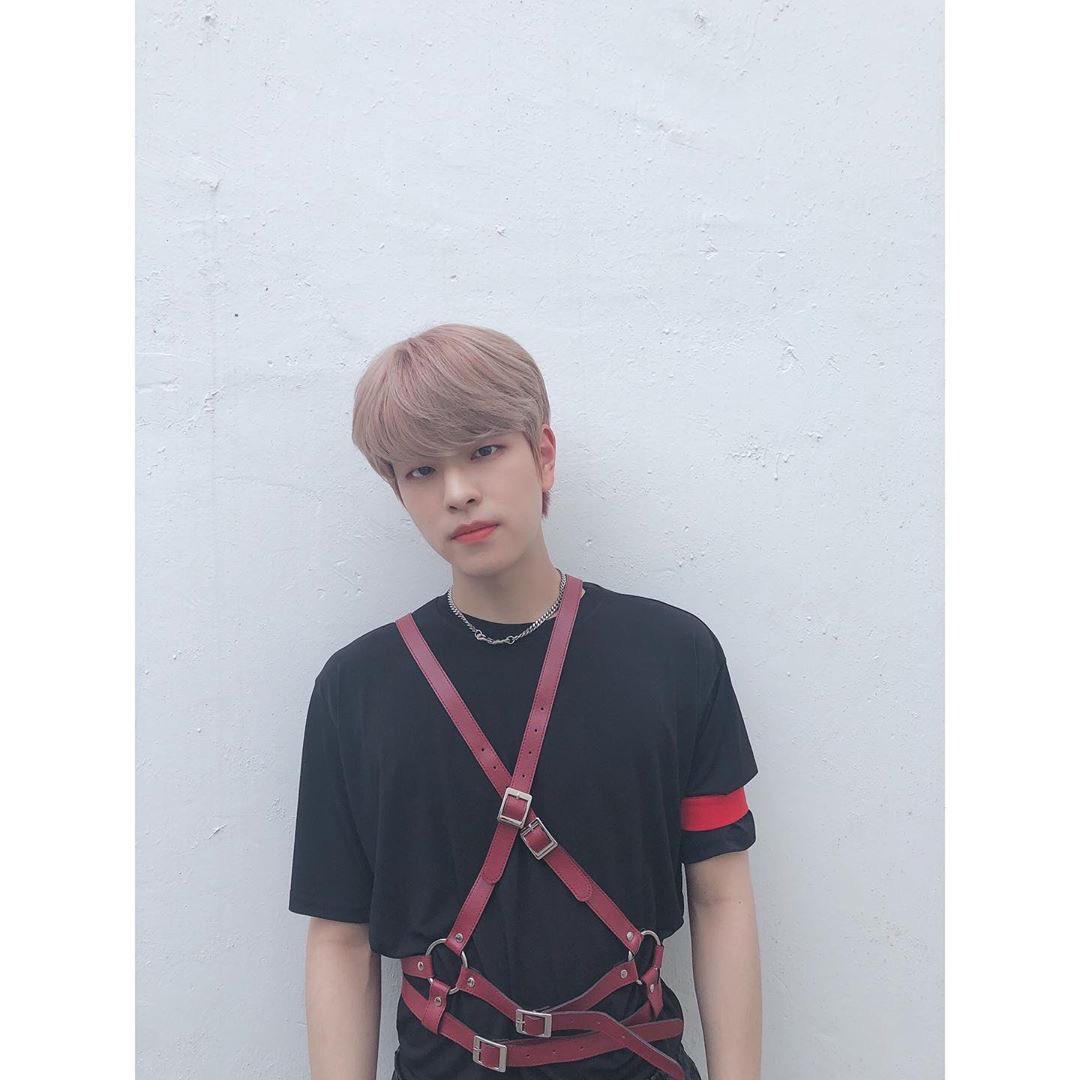 SKZTeamTurkey's tweet photo. [200610] #Seungmin ©realstraykids Instagram Güncellemesi

"FSKZ yeni sezon!!!! ✌️

#Seungstagram #FindingStrayKids"

#StrayKids #스트레이키즈 @Stray_Kids (1/3) https://t.co/4efjtrRn6q