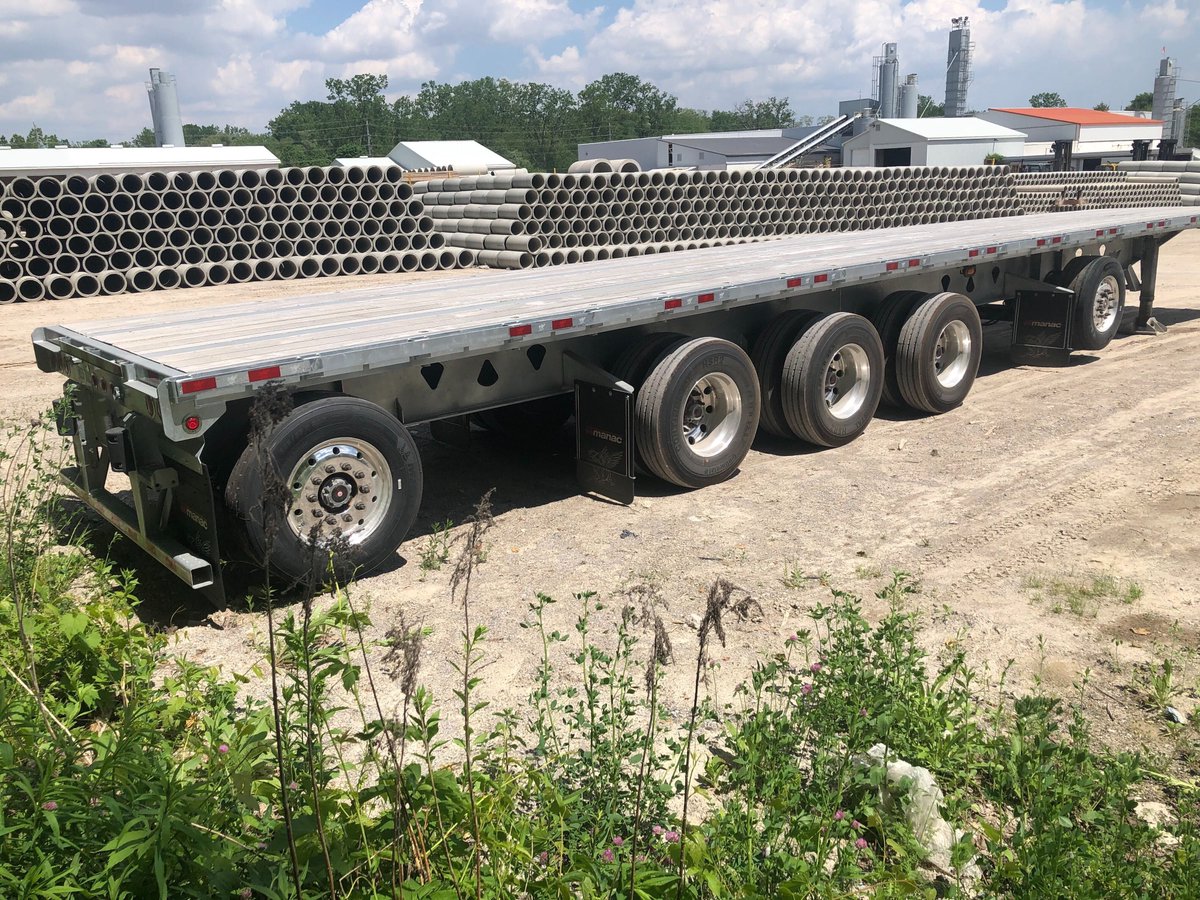 Coldstream_45's tweet photo. Happy to have our new trailer join the fleet - a 50ft galvanized Manac flat bed. #flatbed #manactrailer #docksidetrailers #familybusiness #middlesexcounty #coldstreamconcrete #investment #infrastructure #transportation https://t.co/k4qYPNYeQz